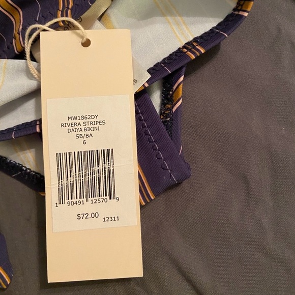 NWT EBERJEY GIRLS 2 PIECE BLUE &
BROWN “RIVERIA STRIPES DAIYA” BIKINI SET SIZE 6 - Picture 11 of 12